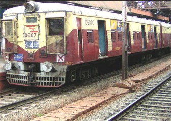 News Today Mumbai Local Trains